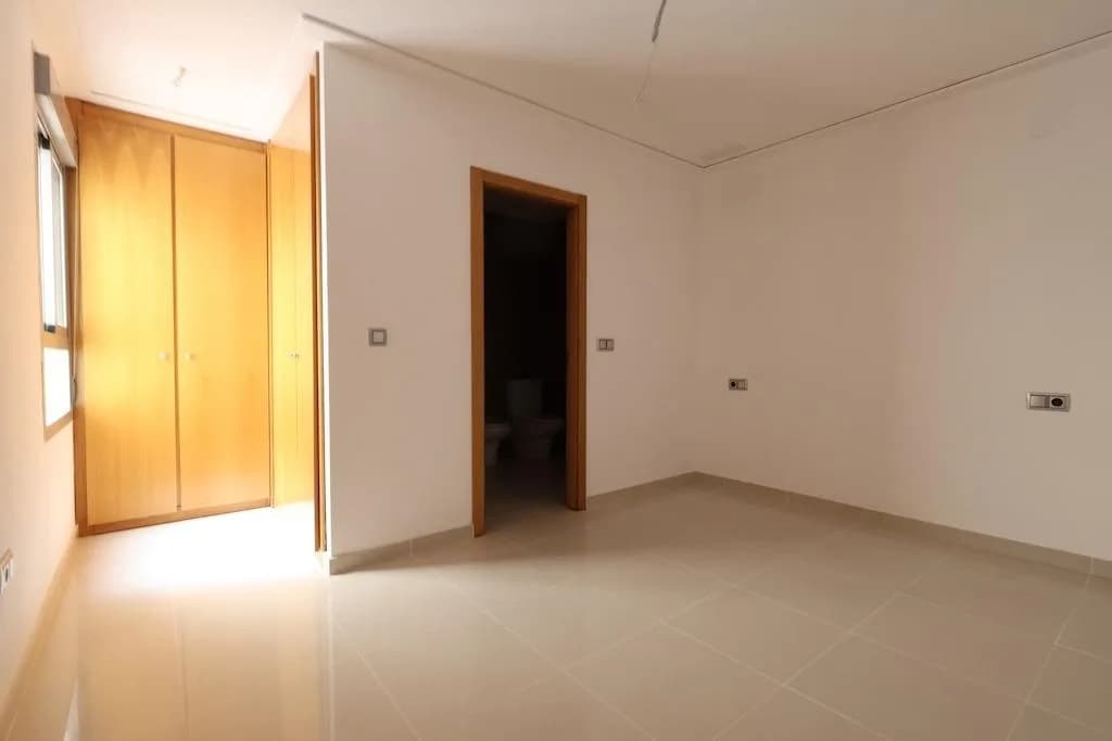 Apartment de 3 dormitorios en venta en Torrevieja, Alicante - Image 5