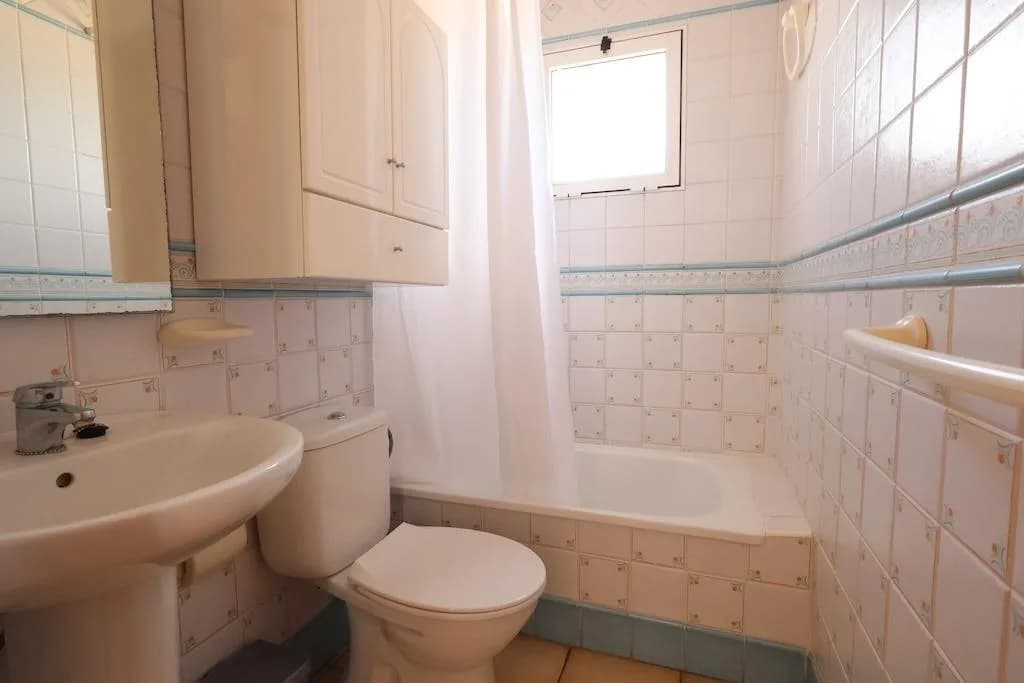 Semi-detached House In Torrevieja - Image 9