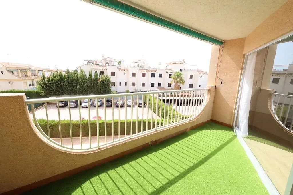 Apartment de 3 dormitorios en venta en Orihuela Costa, Alicante - Image 6