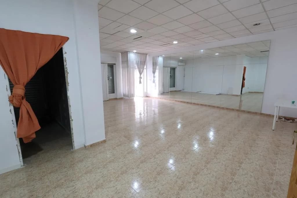 Commercial Premises In Torrevieja - Image 8