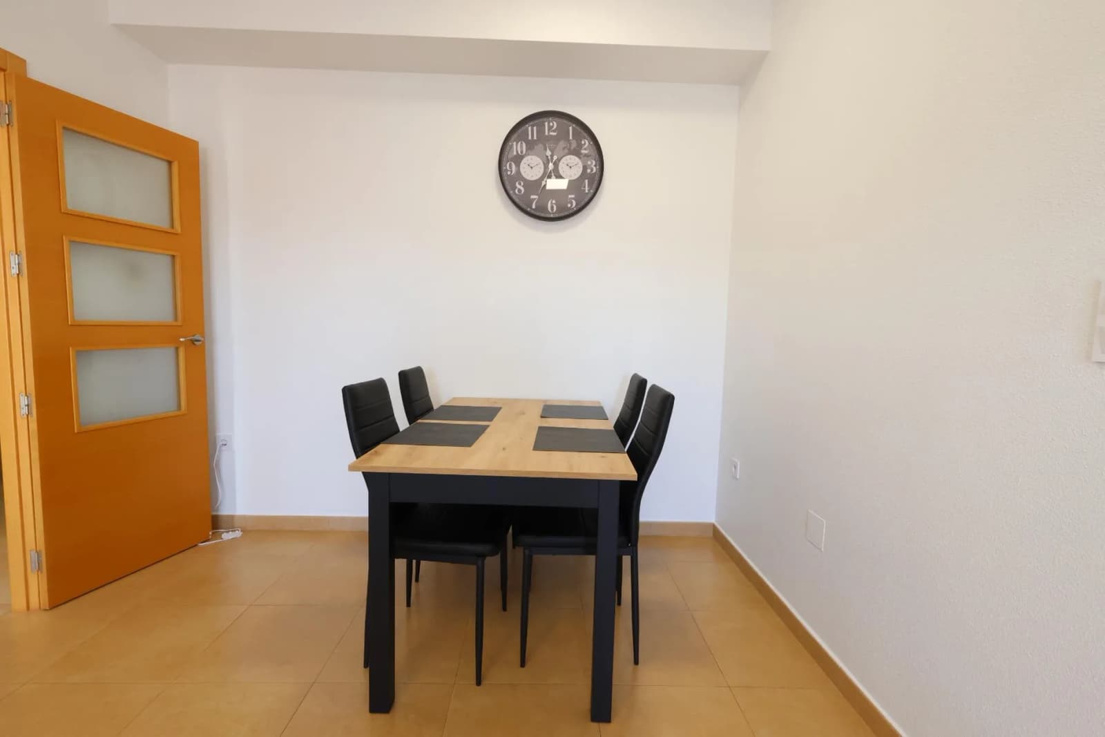 Apartment de 2 dormitorios en venta en Orihuela Costa, Alicante - Image 9