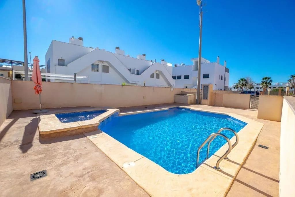 Villa z 2 sypialniami na sprzedaż w Pilar de la Horadada, Alicante