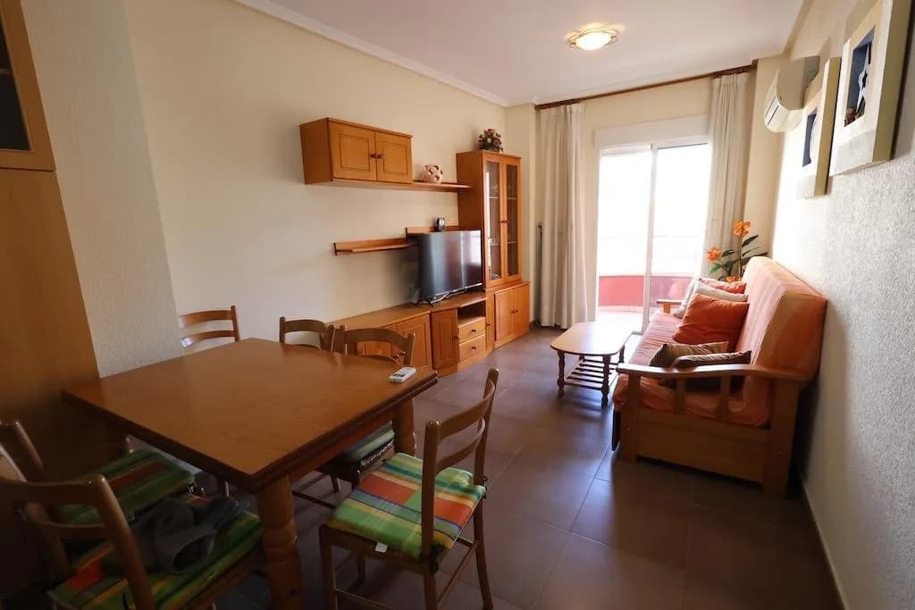 Apartment de 1 dormitorios en venta en Torrevieja, Alicante - Image 3