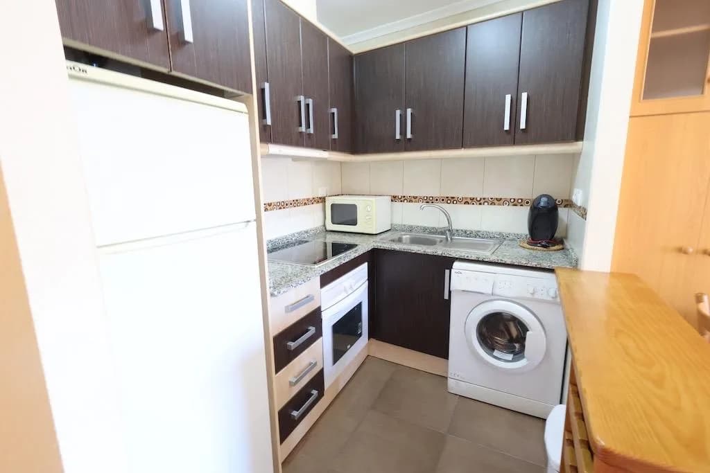 Apartment de 1 dormitorios en venta en Torrevieja, Alicante - Image 6