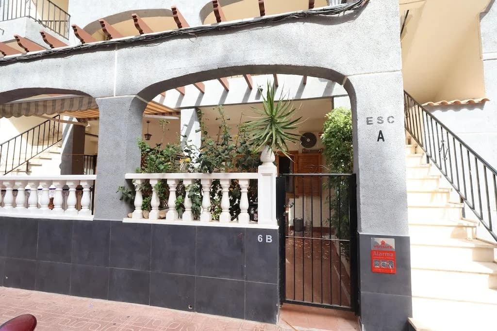 Apartment met 2 slaapkamers te koop in Torrevieja, Alicante