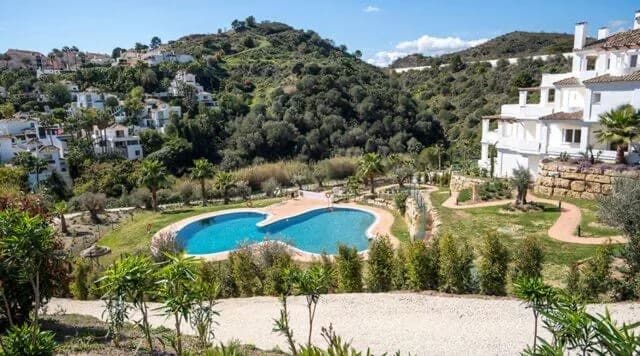 Apartment de 2 dormitorios en venta en Marbella, Málaga - Image 5