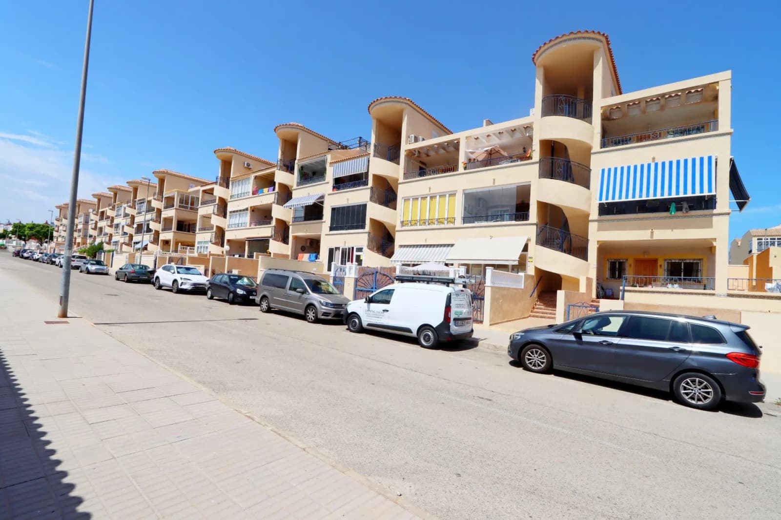 Apartment de 2 chambres à vendre à Orihuela Costa, Alicante - Image 3