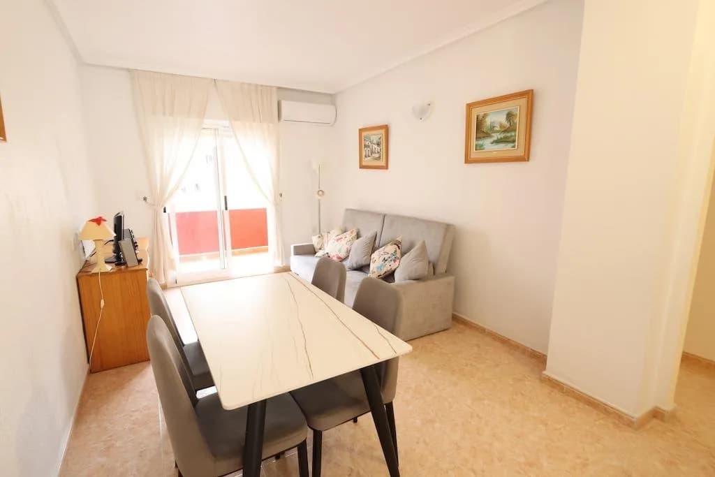 Apartment met 2 slaapkamers te koop in Torrevieja, Alicante - Image 2