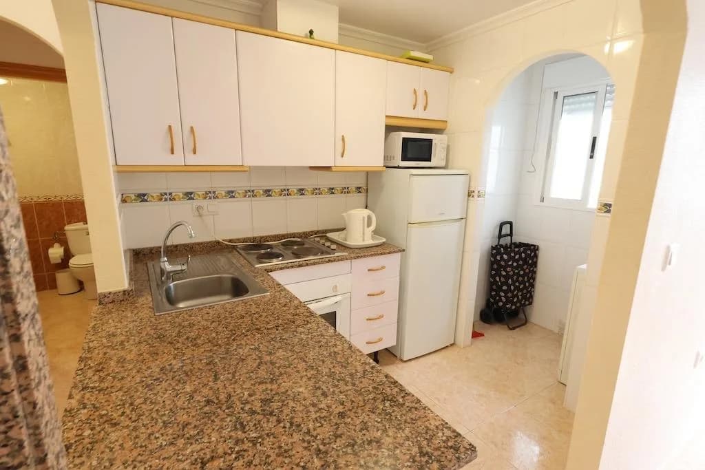 Apartment met 2 slaapkamers te koop in Torrevieja, Alicante - Image 4