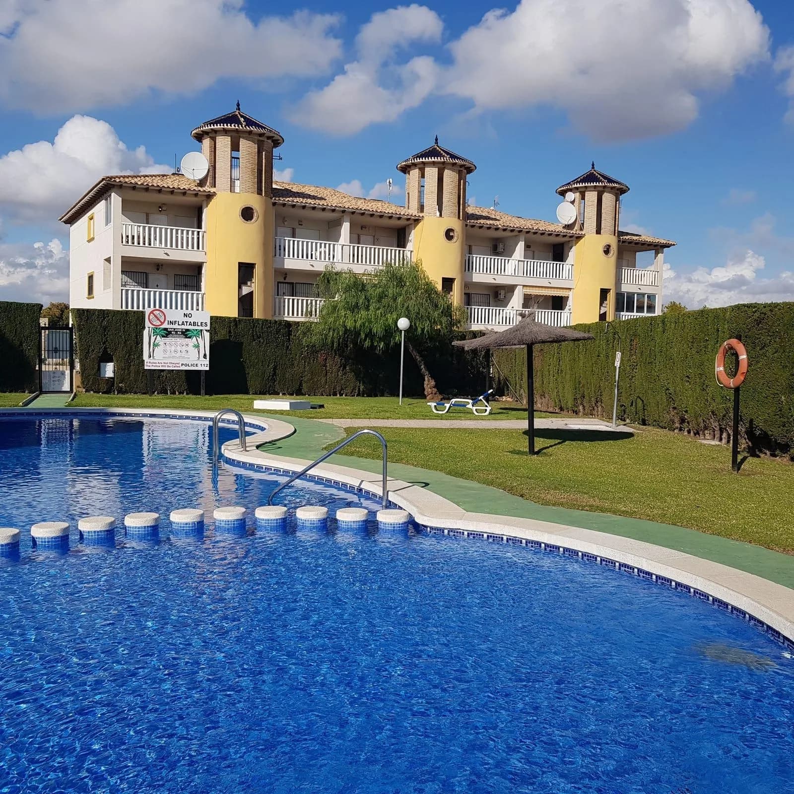 Apartment de 2 dormitorios en venta en Orihuela Costa, Alicante