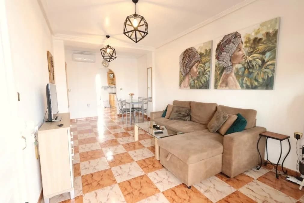 Apartment de 2 dormitorios en venta en Orihuela Costa, Alicante - Image 3
