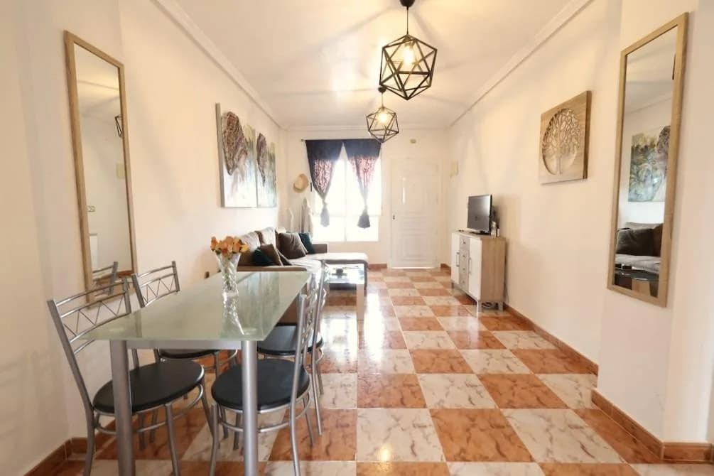 Apartment de 2 dormitorios en venta en Orihuela Costa, Alicante - Image 4