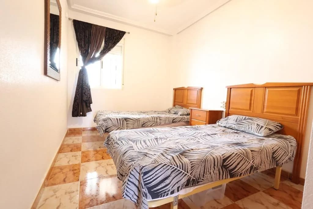 Apartment de 2 dormitorios en venta en Orihuela Costa, Alicante - Image 6