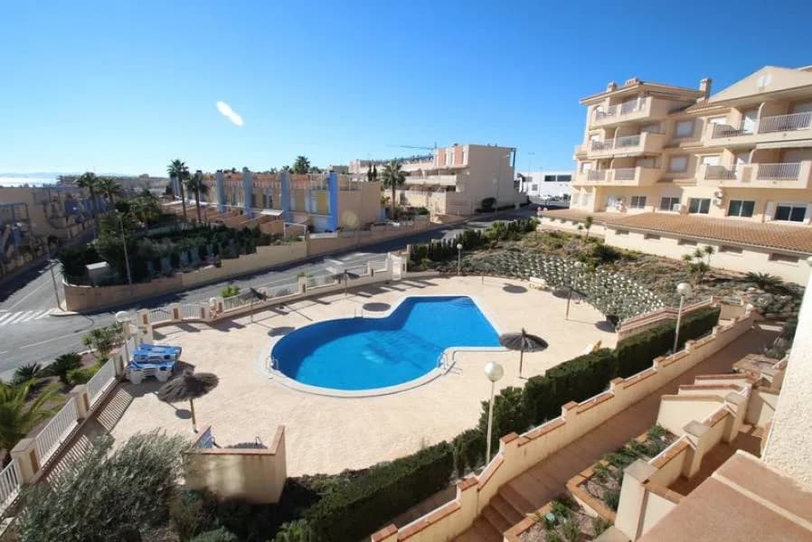 Villa de 2 chambres à vendre à Orihuela Costa, Alicante - Image 2