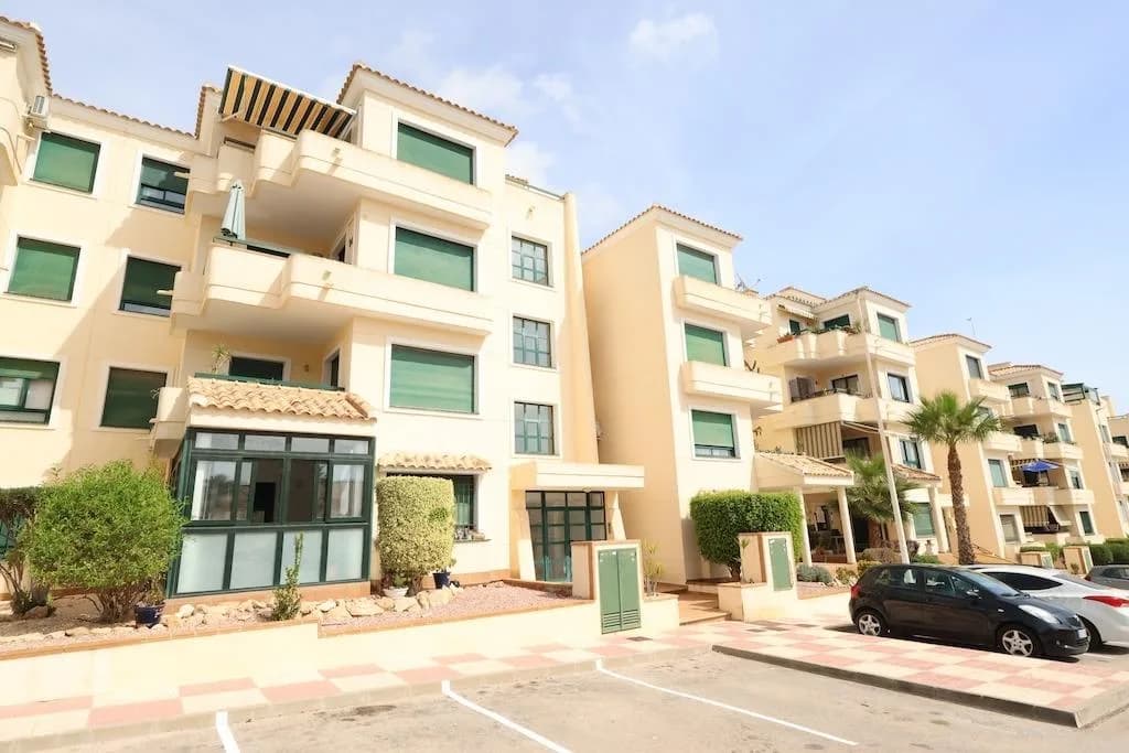 Apartment de 2 chambres à vendre à Orihuela Costa, Alicante - Image 2