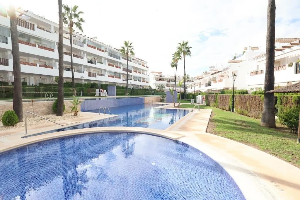 Apartment de 2 dormitorios en venta en Orihuela Costa, Alicante