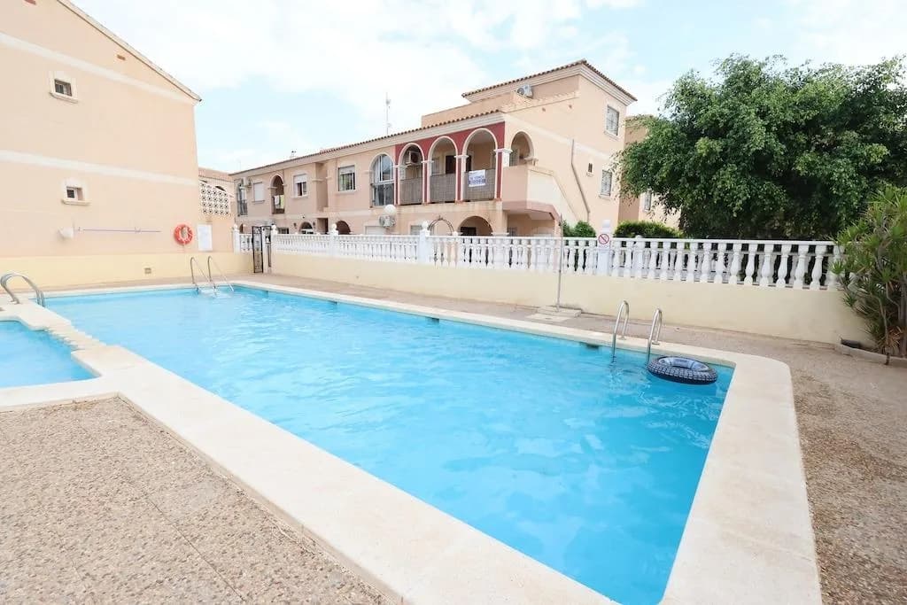 Upper Floor Bungalow In Orihuela Costa - Image 2