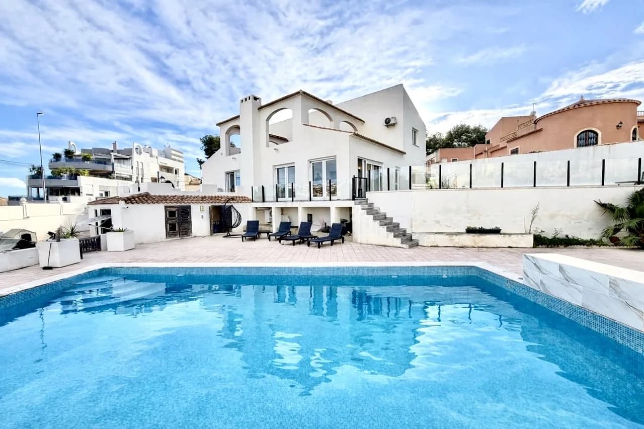 Villa de 6 chambres à vendre à Villamartin, Alicante