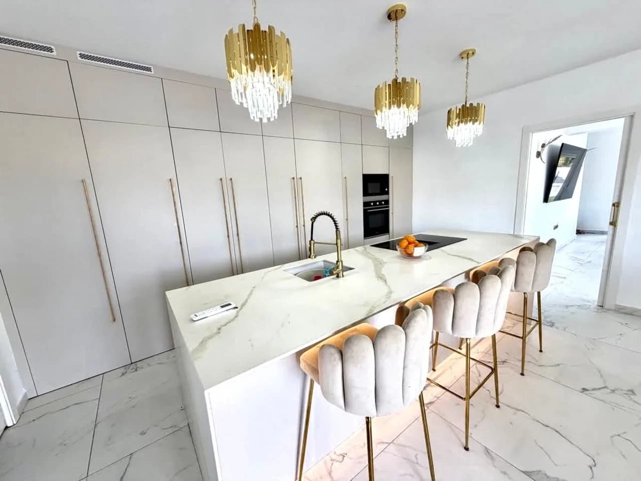 Villa de 6 chambres à vendre à Villamartin, Alicante - Image 6