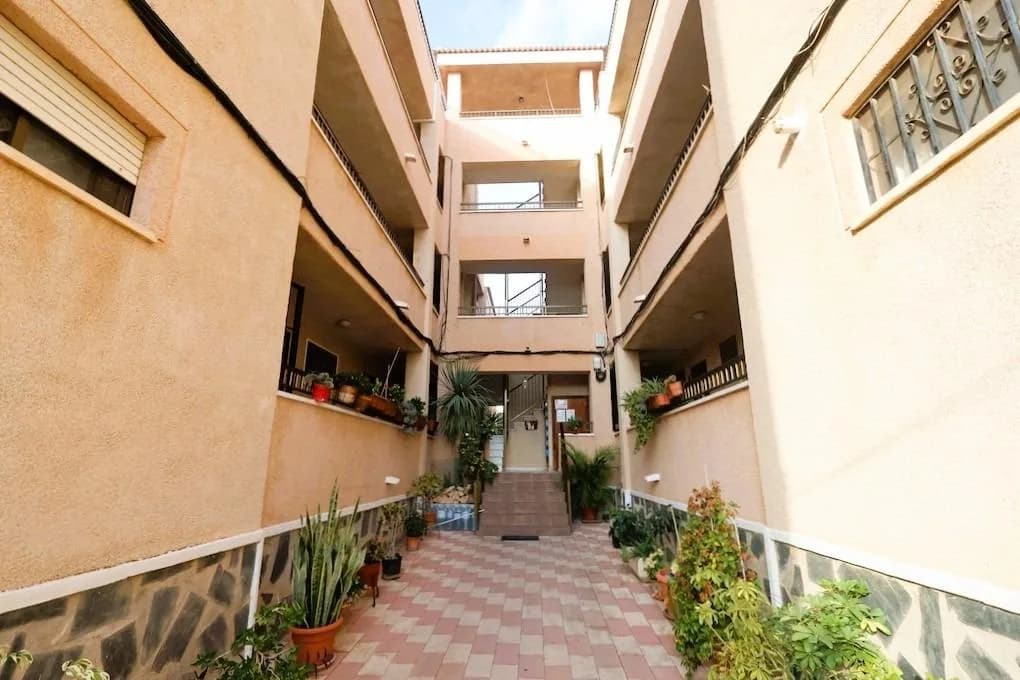 Upper Floor Bungalow In Orihuela Costa - Image 2