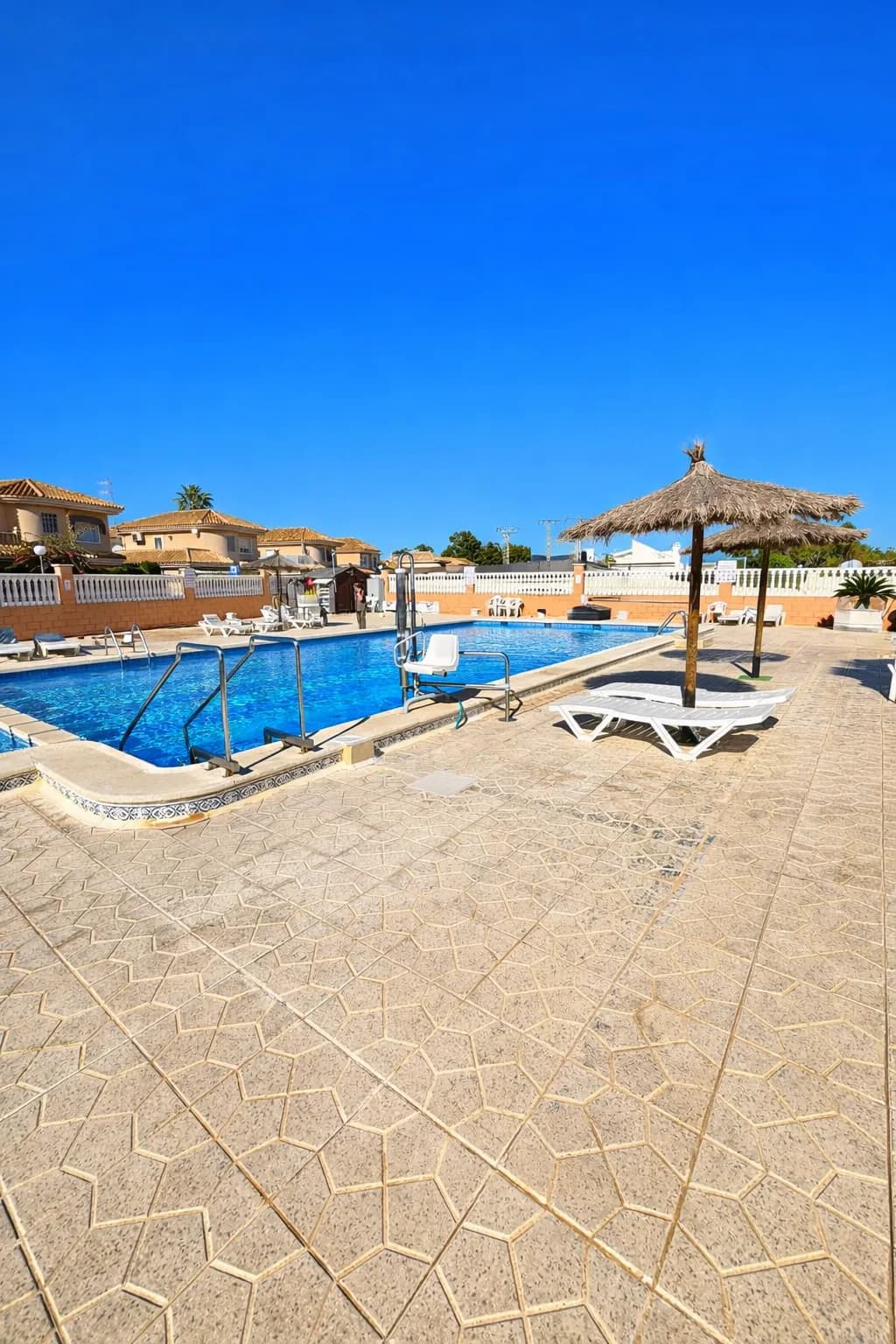 Bungalow de 2 chambres à vendre à Torrevieja, Alicante