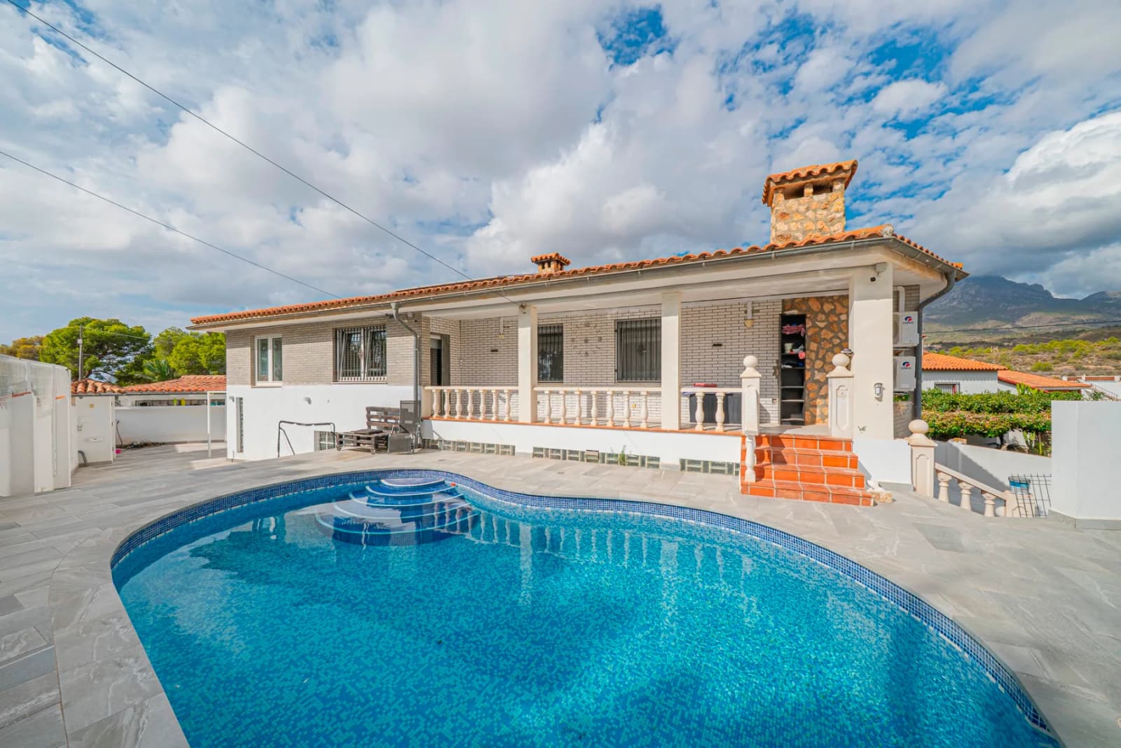 Villa de 5 chambres à vendre à La Nucia, Alicante - Image 4
