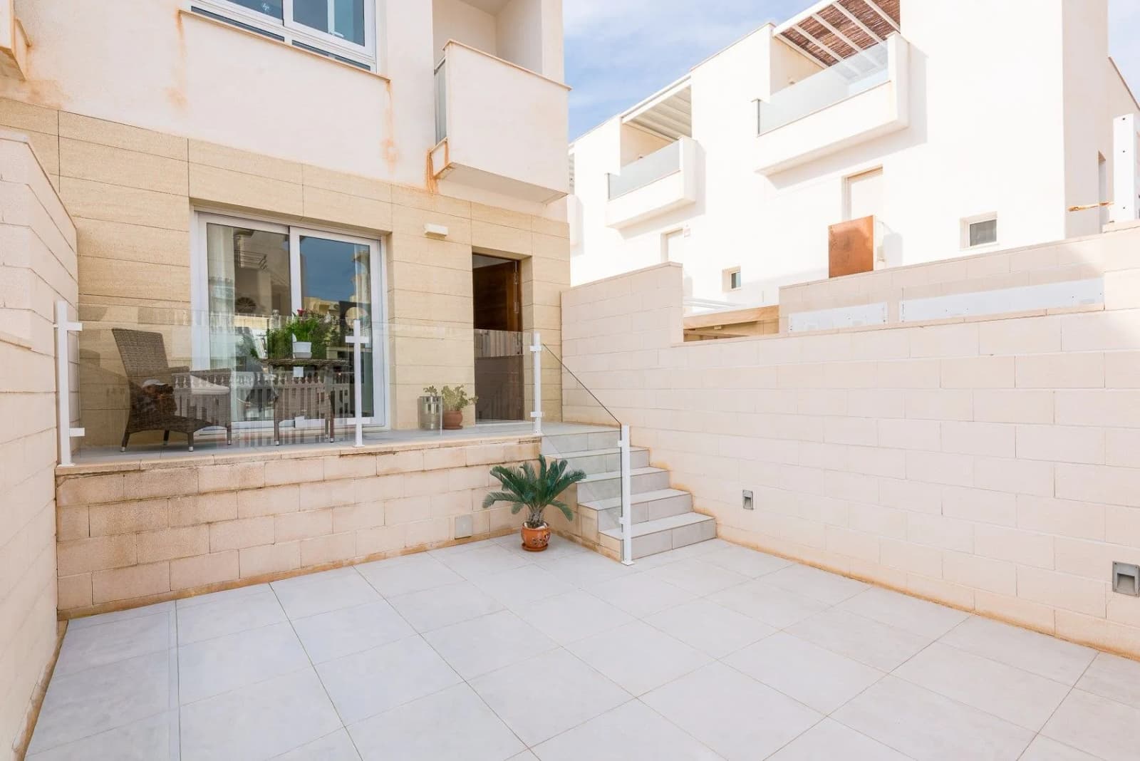 Town House In Torrevieja - Image 4