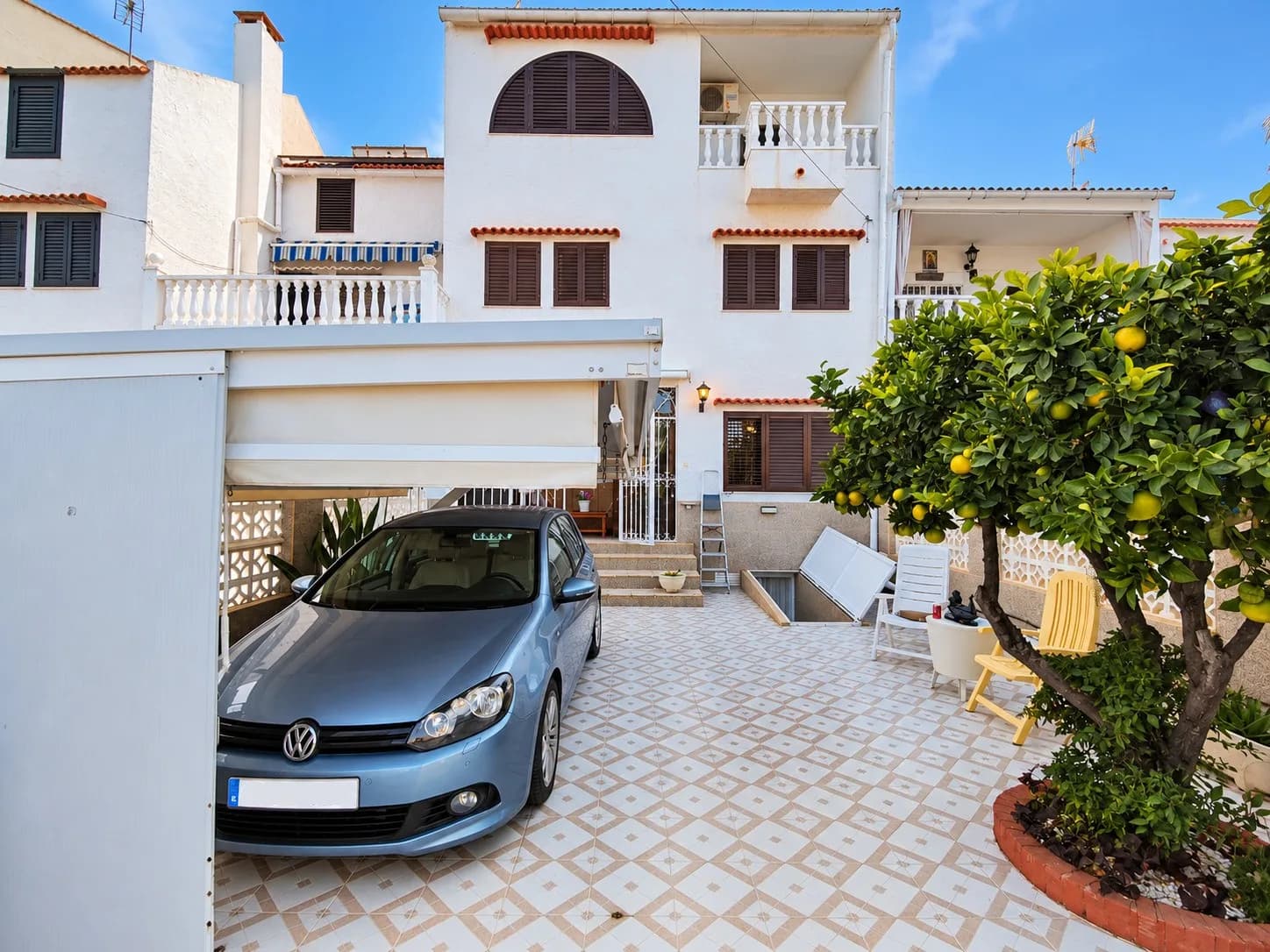 Townhouse de 5 chambres à vendre à Torrevieja, Alicante - Image 2