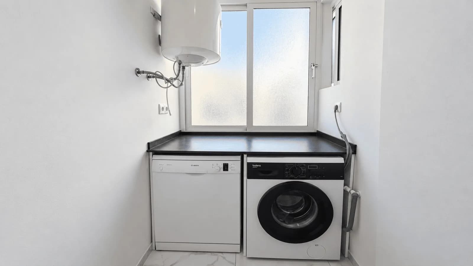 3 Bedroom Apartment for Sale in Torrevieja, Alicante - Image 2