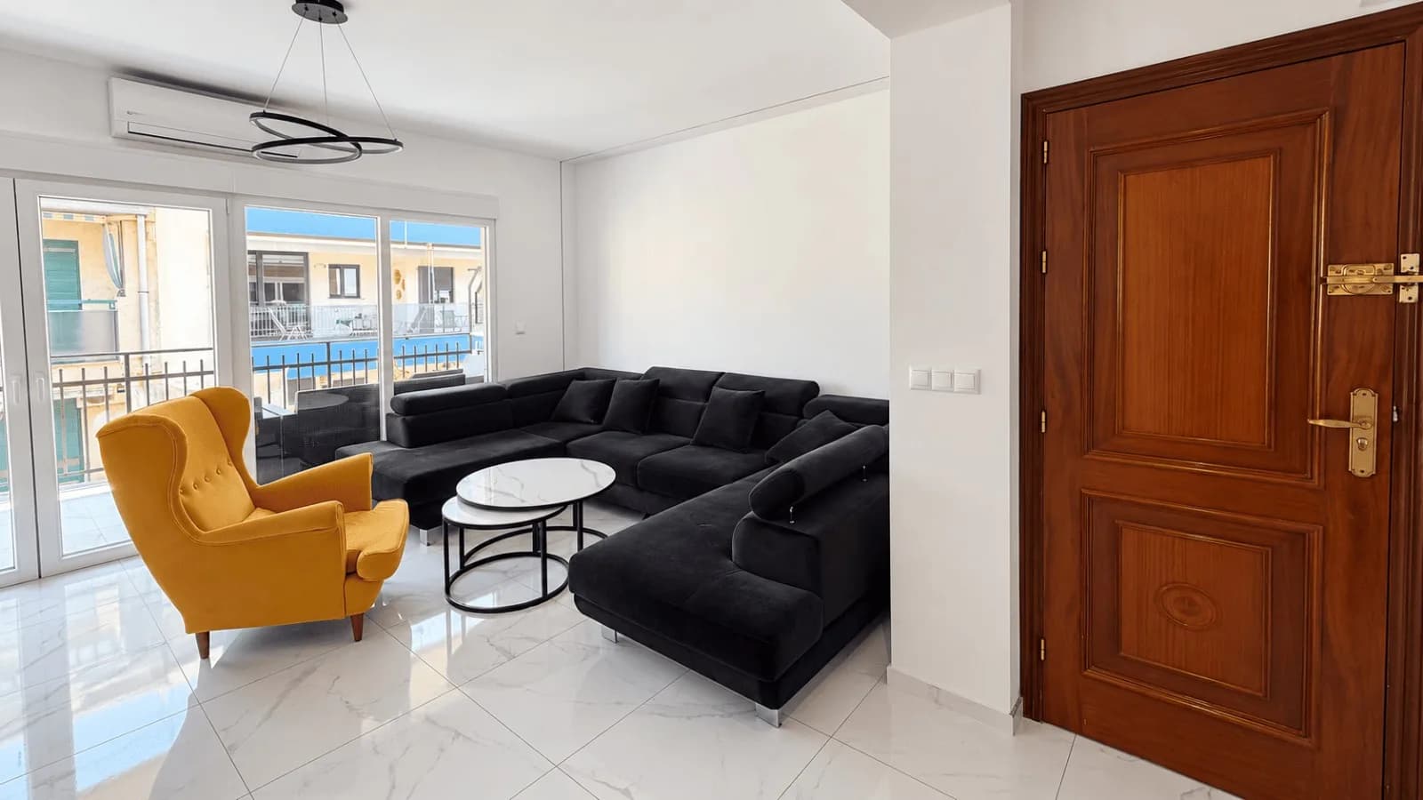 3 Bedroom Apartment for Sale in Torrevieja, Alicante - Image 3
