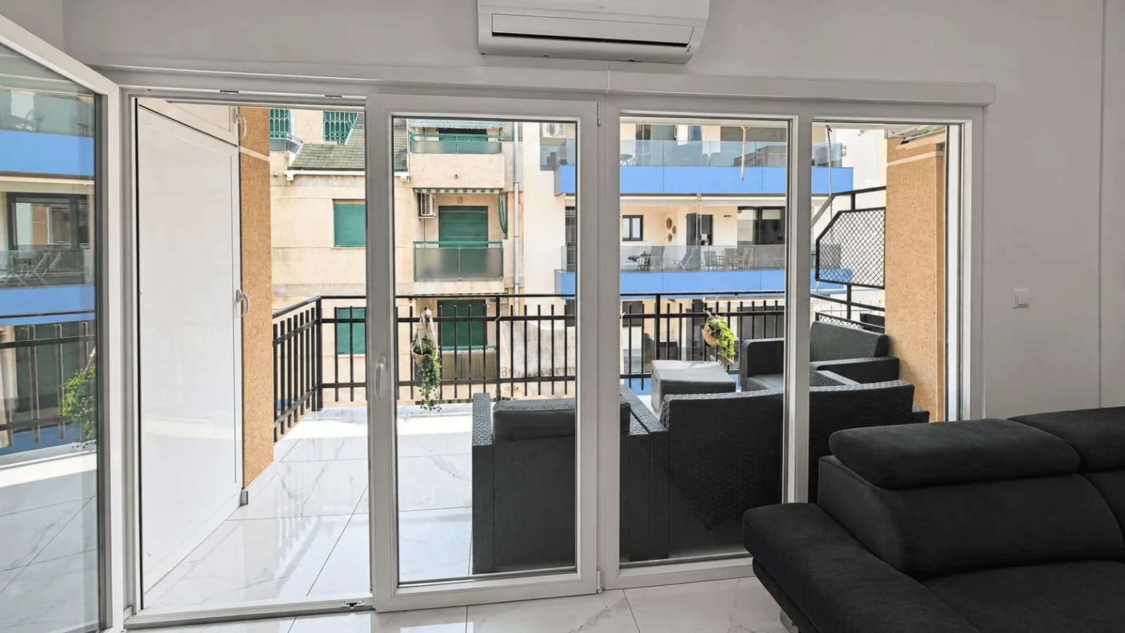 3 Bedroom Apartment for Sale in Torrevieja, Alicante - Image 4
