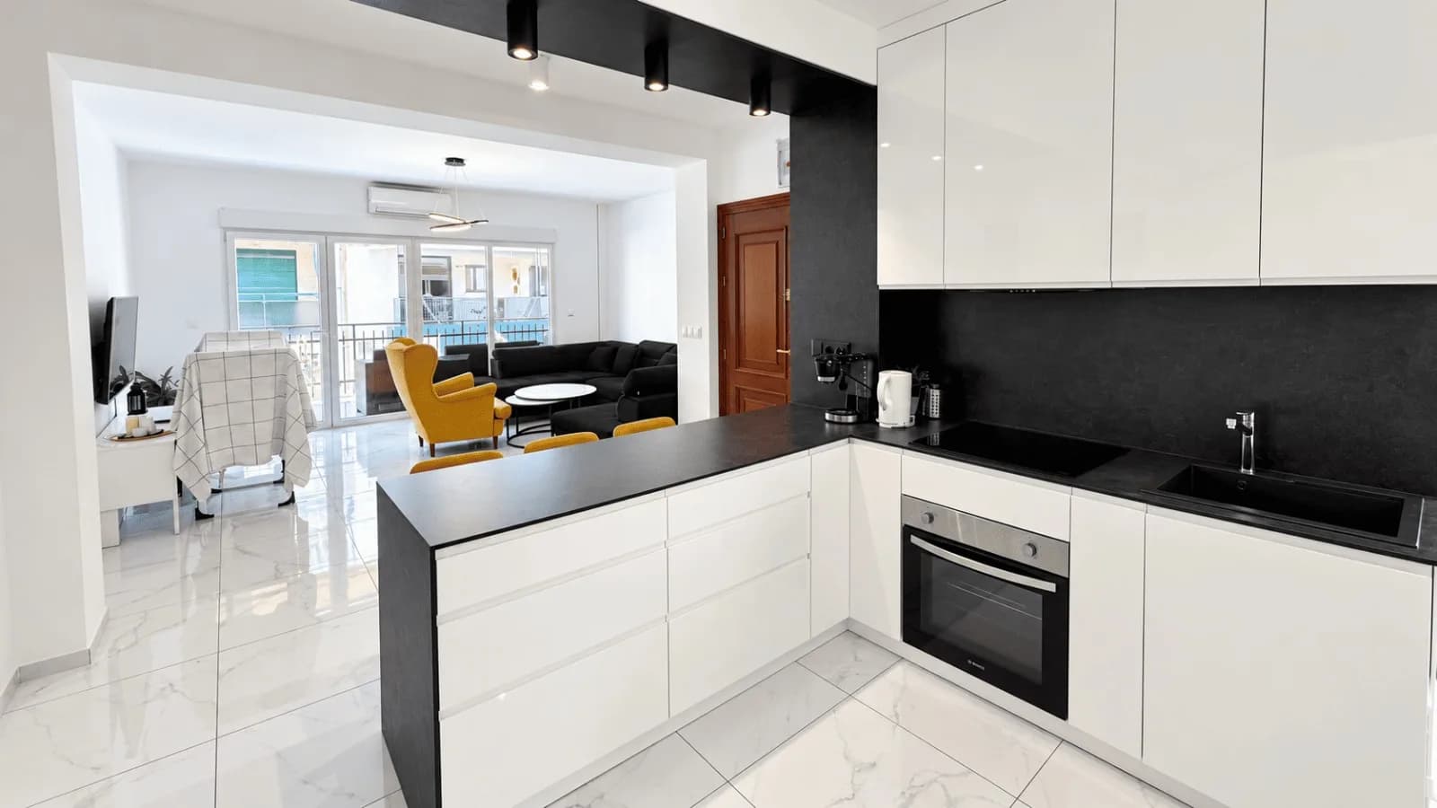 3 Bedroom Apartment for Sale in Torrevieja, Alicante - Image 6