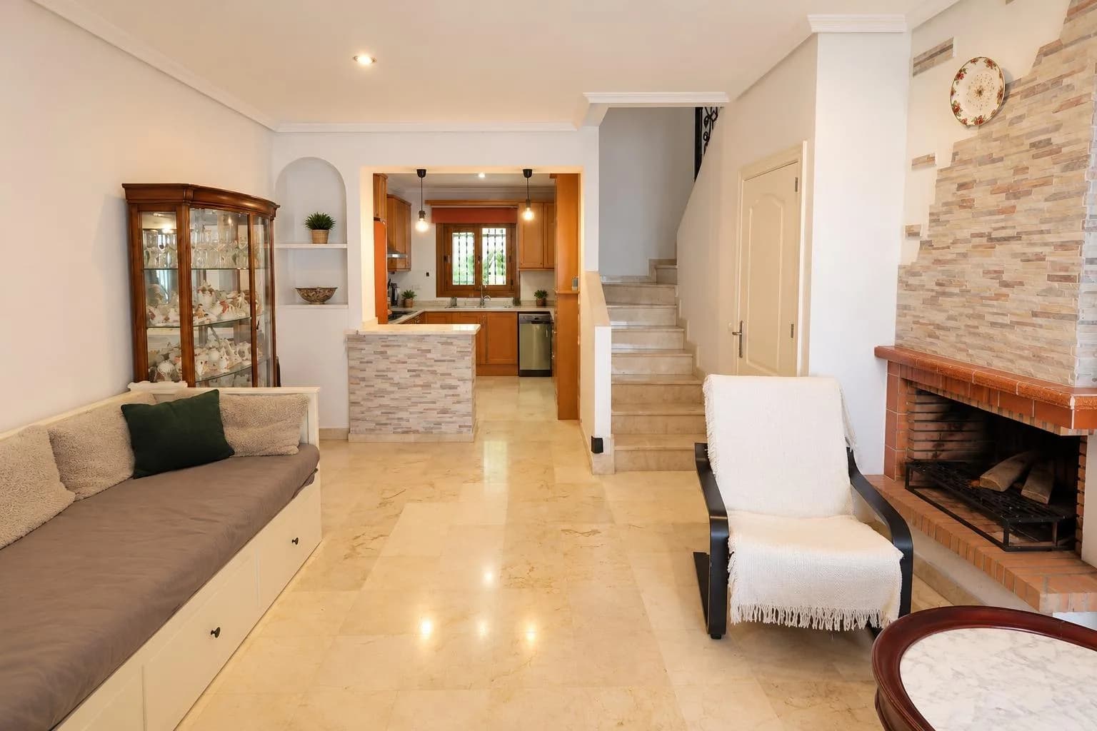 Duplex de 2 dormitorios en venta en Orihuela Costa, Alicante - Image 9