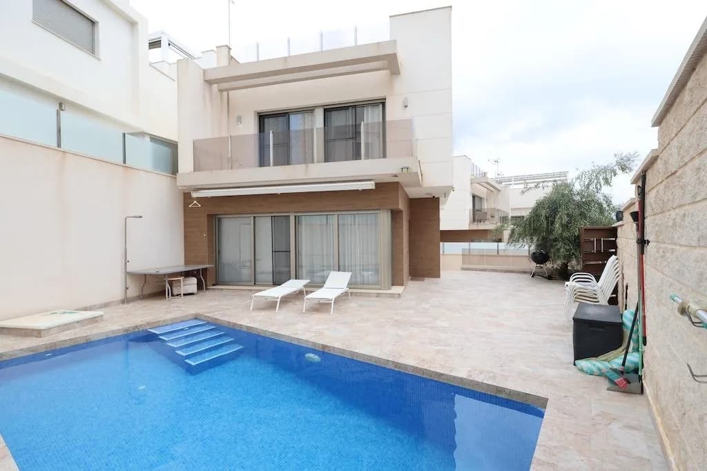Villa de 3 chambres à vendre à Orihuela Costa, Alicante