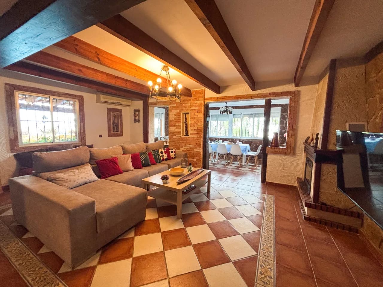 Villa de 6 chambres à vendre à Jacarilla, Alicante - Image 4