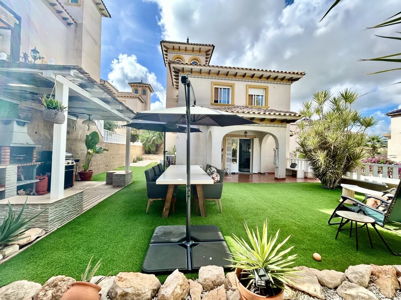 Villa met 4 slaapkamers te koop in Villamartin, Alicante - Image 2