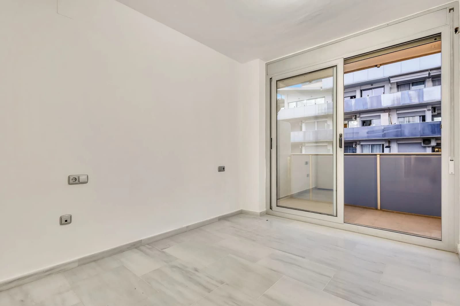 Apartment de 2 chambres à vendre à Benidorm, Costa Blanca - Image 2