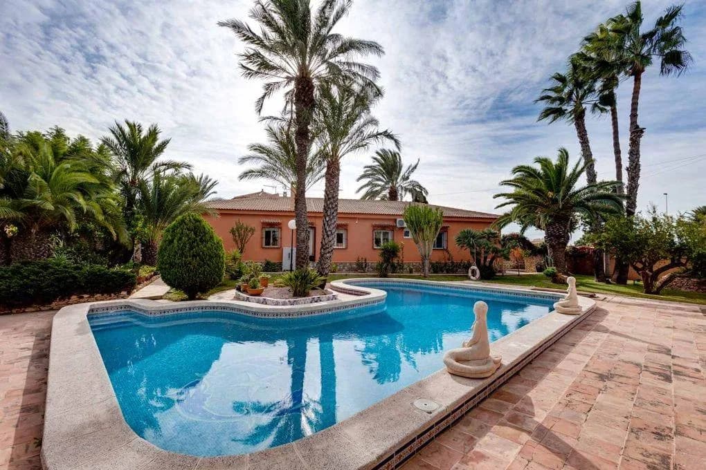 Villa met 5 slaapkamers te koop in Torrevieja, Alicante