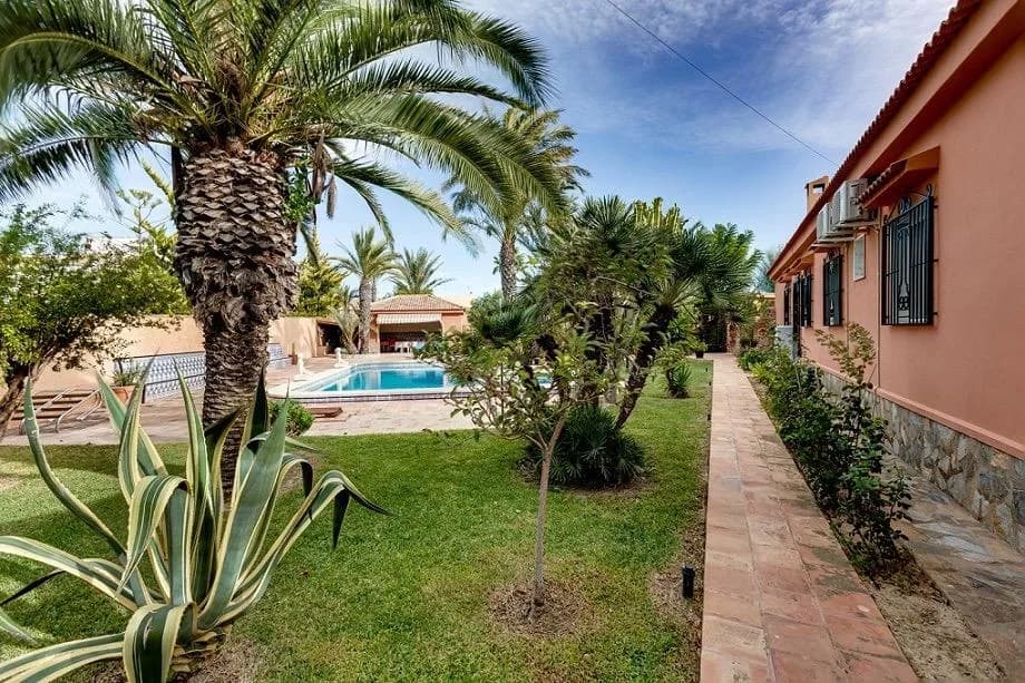 Villa met 5 slaapkamers te koop in Torrevieja, Alicante - Image 6