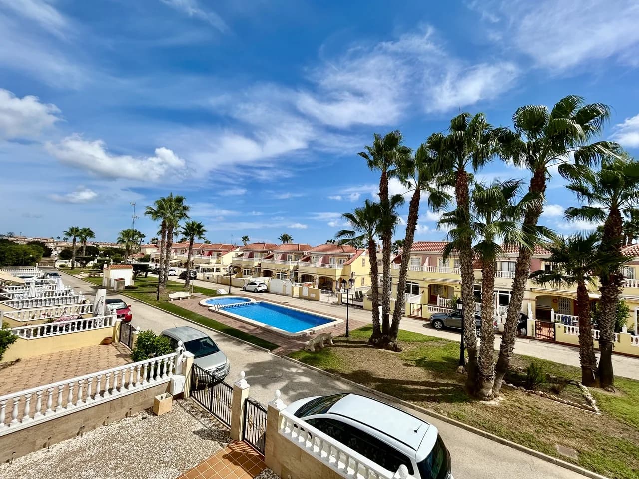Townhouse de 3 chambres à vendre à Cabo Roig, Alicante - Image 3