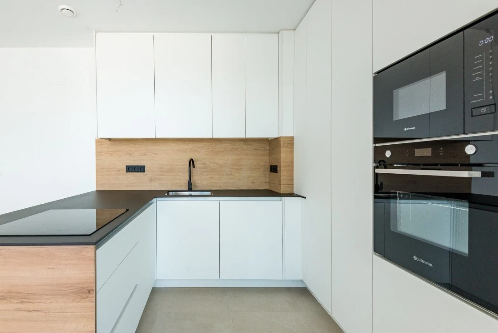 3 Bedroom Apartment for Sale in Punta Prima, Costa Blanca - Image 8