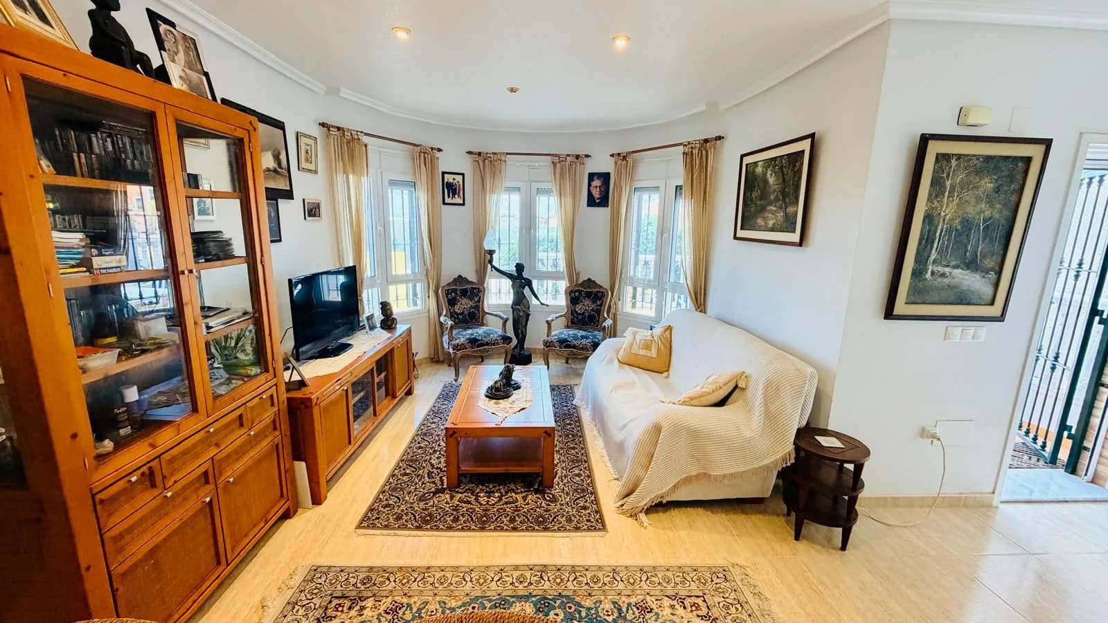 Detached Villa In Los Montesinos - Image 2