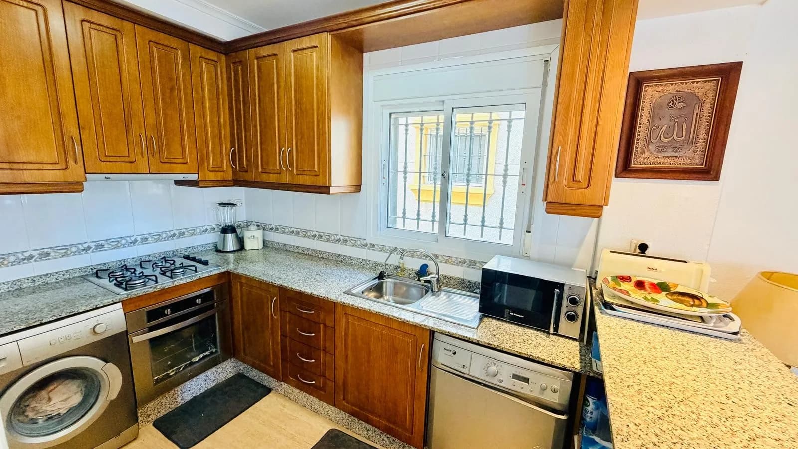 Detached Villa In Los Montesinos - Image 7