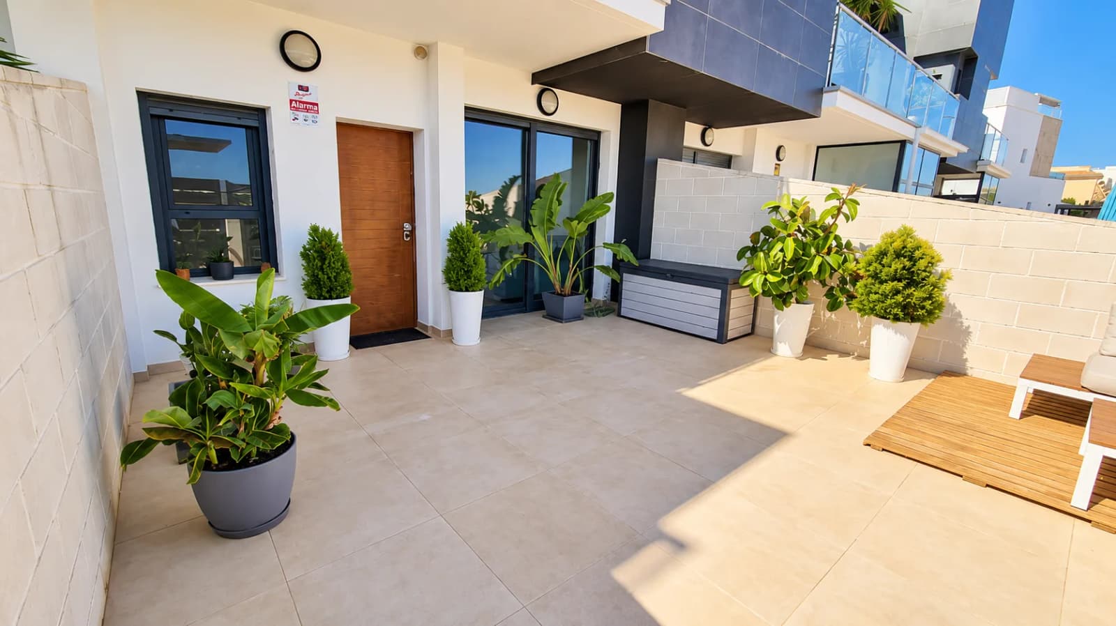 Villa de 3 dormitorios en venta en Orihuela Costa, Alicante - Image 3
