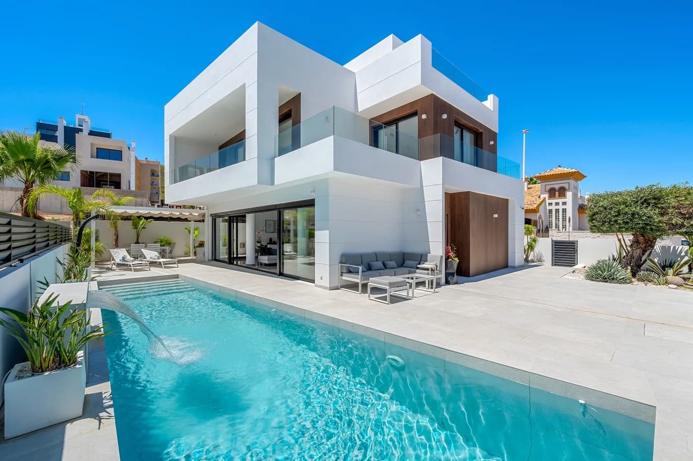 Villa de 4 dormitorios en venta en Guardamar del Segura, Alicante