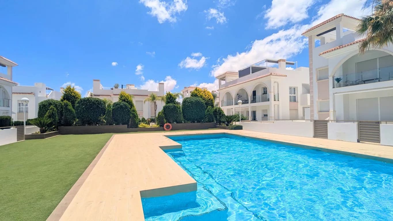 Villa de 2 dormitorios en venta en Ciudad Quesada, Alicante - Image 4