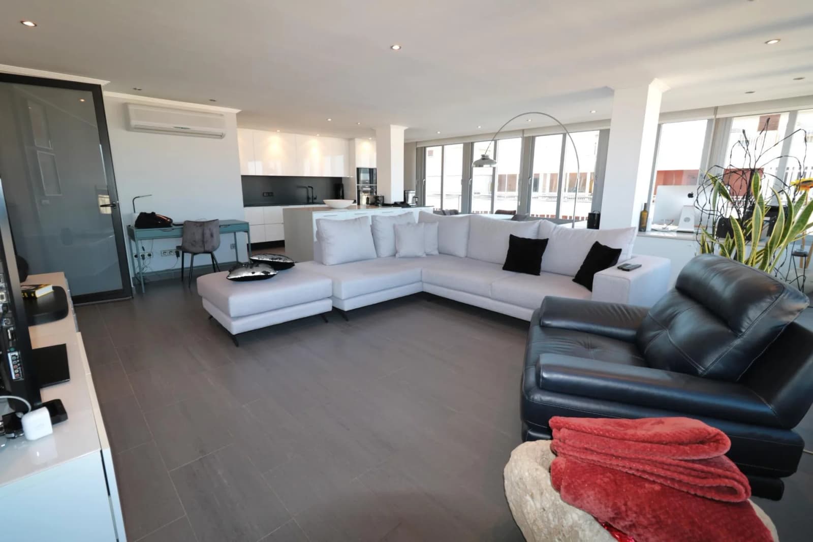 2 Bedroom Villa for Sale in Torrevieja, Alicante