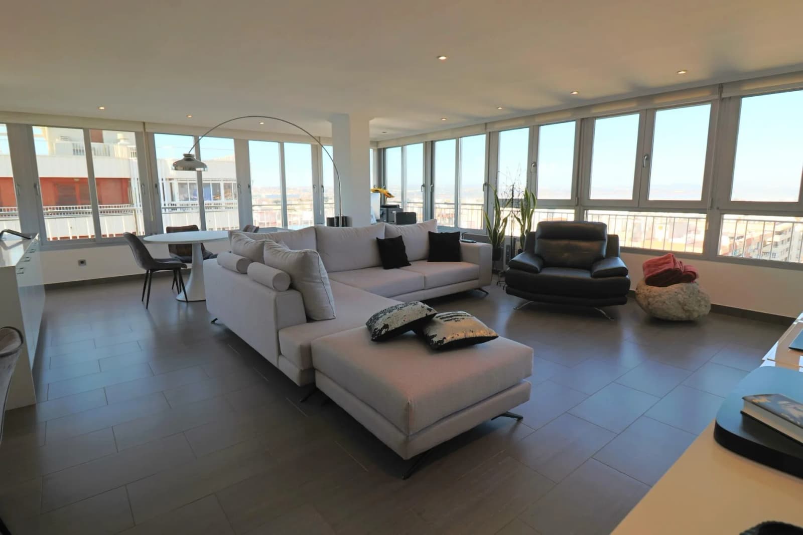 2 Bedroom Villa for Sale in Torrevieja, Alicante - Image 5