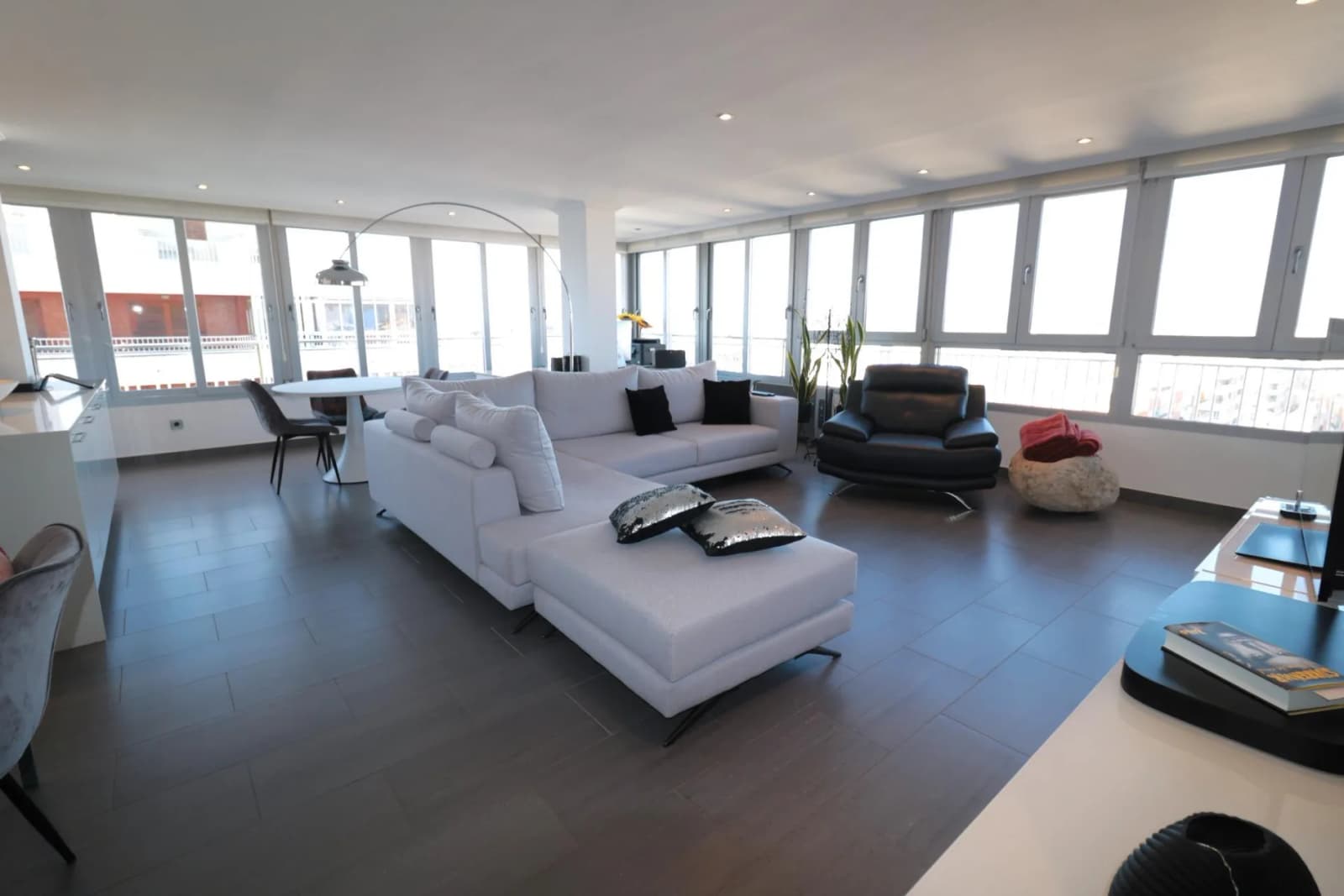 2 Bedroom Villa for Sale in Torrevieja, Alicante - Image 6
