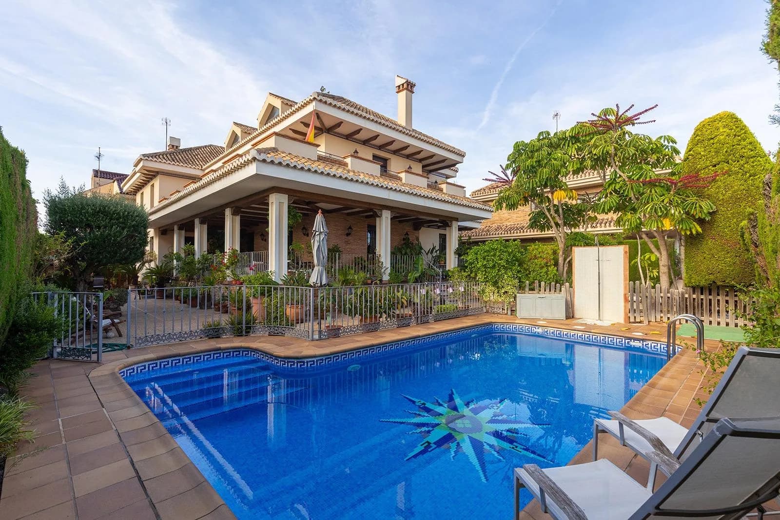 Villa de 7 dormitorios en venta en Torrevieja, Alicante - Image 2